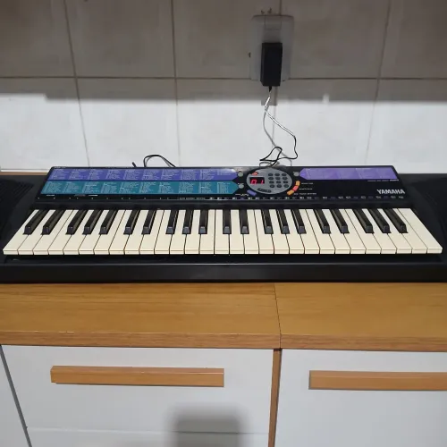Teclado YAMAHA PSR-77