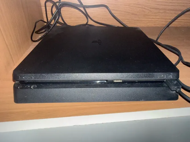Ps4 slim 1T