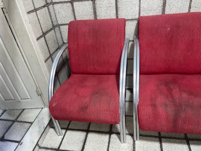 Vendo duas poltronas em bom estado 