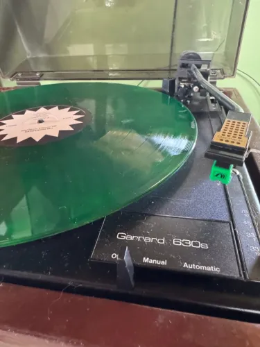 Toca-discos Gradiente Garrard 630s Revisado, Madeira e Tampa Fumê