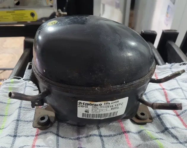COMPRESSOR EMBRACO - PEQUENO 