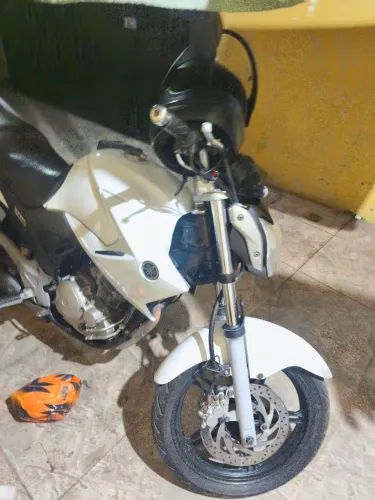 Fazer 250 2014 com a menor kilometragem de Valença