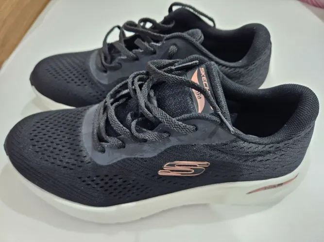 Tenis Skechers tamanho 38 feminino 