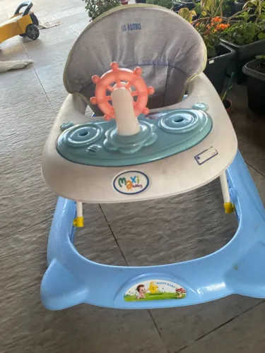 Andador Infantil Maxi Baby com Bandeja Removível