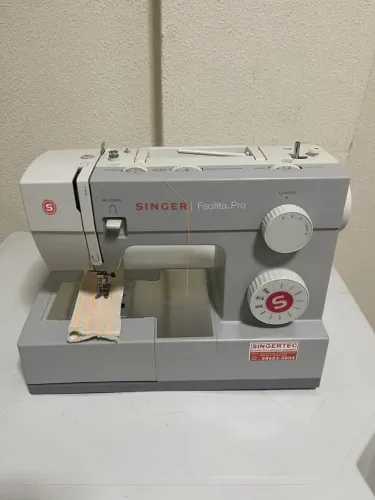 Máquina de Costura Singer Facilitá pro 4411 