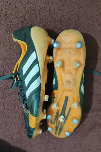 CHUTEIRAS ADIDAS USADAS