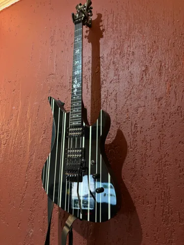 Guitarra Schecter Syn standard