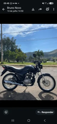 Uma excelente moto para trabalhar em app ou pro dia dia. DOC OK PNEUS BONS SÓ TRANSFERIR .