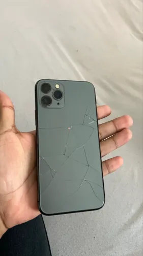 IPHONE 11 PRO COM DETALHES, ACEITO APENAS A VISTA!
