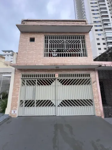 Casa na Av. Generalíssimo Deodoro R$ 760.000,00 (à vista)