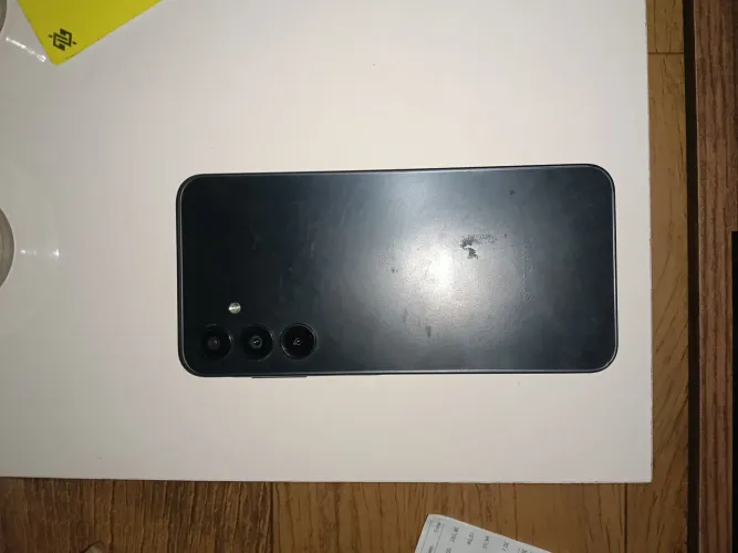 Samsung a16 com a tela quebrada mas funcionando perfeitamente 