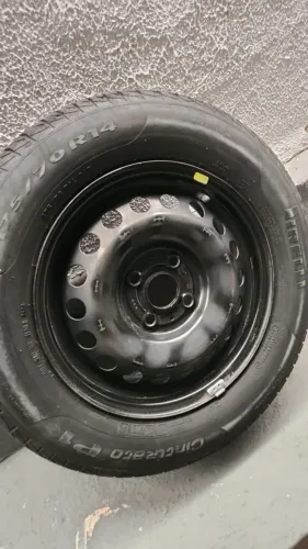 Pneu Pireli com roda de ferro para HB20 aro 14