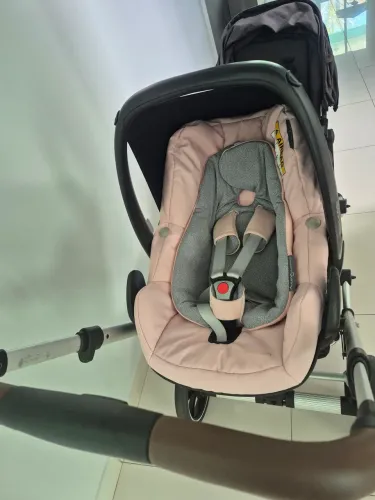 Bebê conforto maxi cosi rosa lindooo novinho 