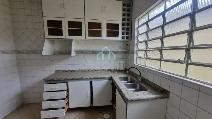 Casa confortável para locação Residencial, Centro, Taubaté, SP