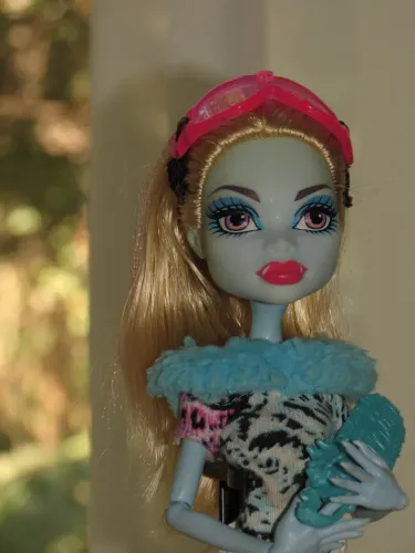Boneca Monster High Abbey Bominable - Coleção Art Class (Aula de Arte)
