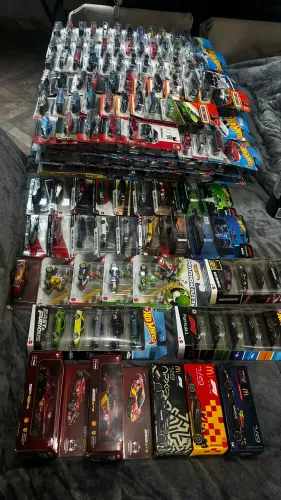 Coleção MONSTRA de hotwheels - 321 minis