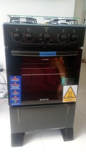 Vende-se um fogão de 4 bocas