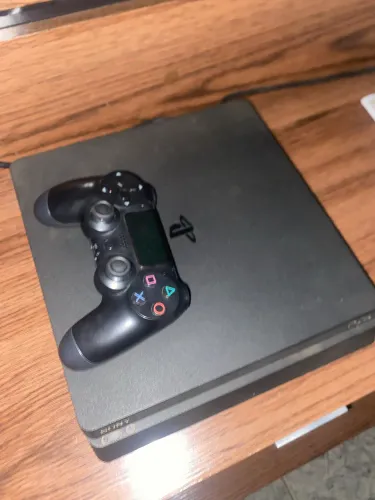 PS 4 slim