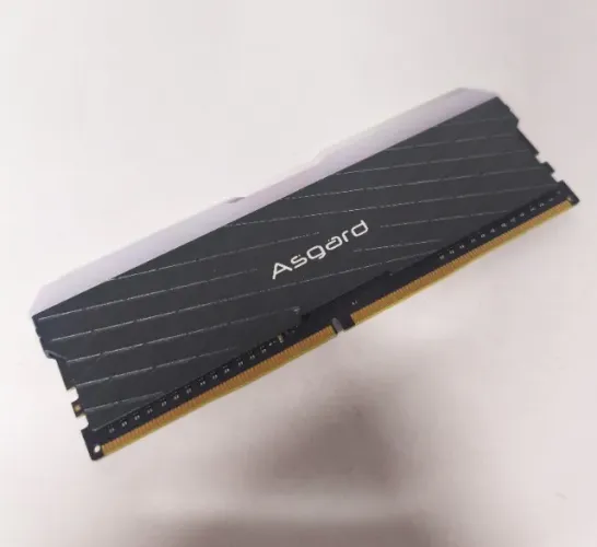 Memória Asgard RGB 8GB DDR4 3200MHz Com Defeito