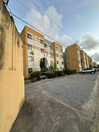 BD - Apartamento reformado térreo 2 quartos no Residencial Germano Santos Tabuleiro