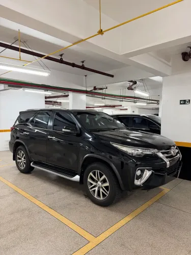 Toyota Hilux SW4 SRX 4X4 2.8 TDI 16V Dies. Aut. 2017