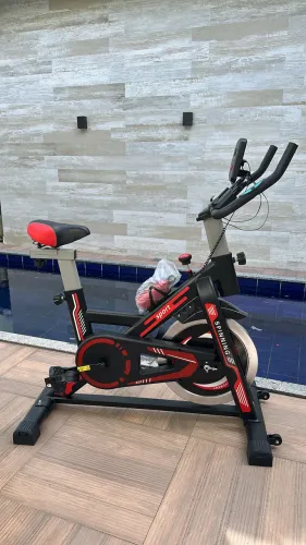 Bicicleta ergométrica profissional