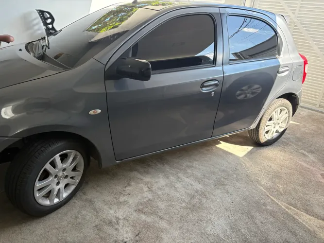 Toyota Etios XS 1.3 Flex 16V 5P Mec. 2013