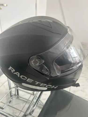Capacete Race Tech pouco usado TAM 58