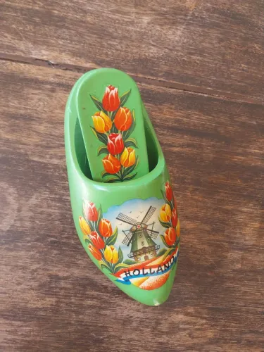 Tamanco Holandês em Madeira 