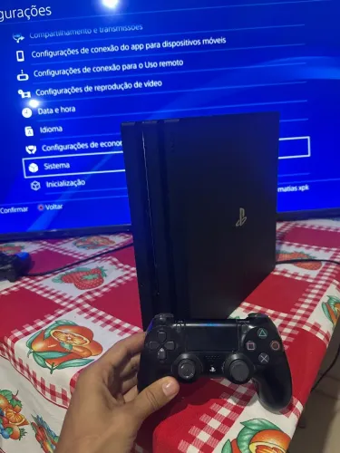 Ps4 PRO 1TB versão 13.52