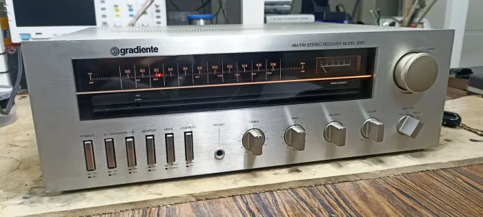 Reciever Gradiente Model 1060