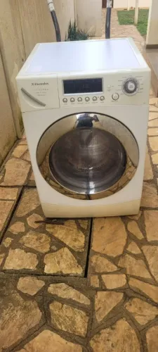 Lava e seca Eletrolux