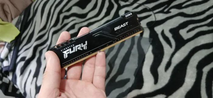 memoria ram dd4 16gb kingstom 3200mhz