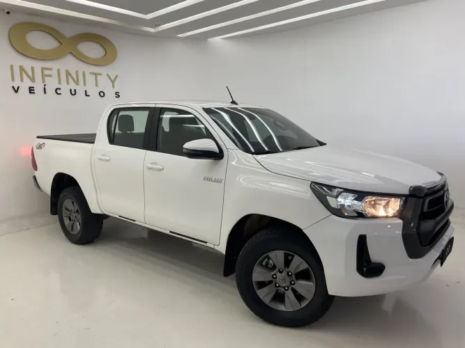 Toyota Hilux CD 4X4 2.8 Diesel Mec. 2022