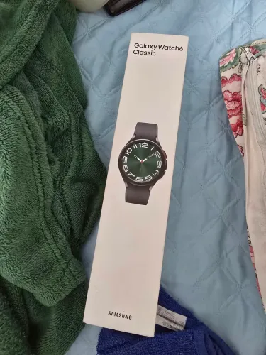 Galaxy Watch 6 Clássic Preto semi novo na caixa completo com fonte e carregador