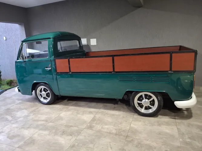 Volkswagen Kombi Standard/ Luxo/ Serie Prata 1980