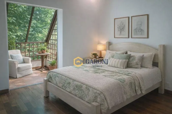 Casa à venda na Rua Cotoxó conforto, charme e excelente localização!