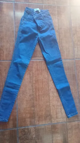 Vende-se calças 