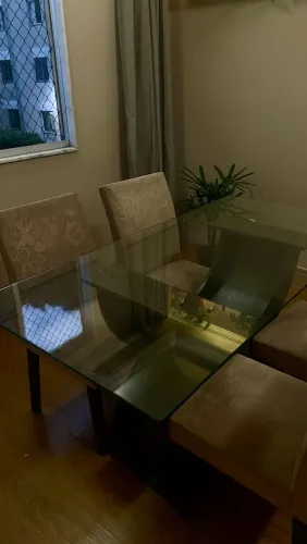 Vidro Grande em Perfeito Estado (1,60 m x 1,80 m) para Mesa de 6 a 8 Lugares