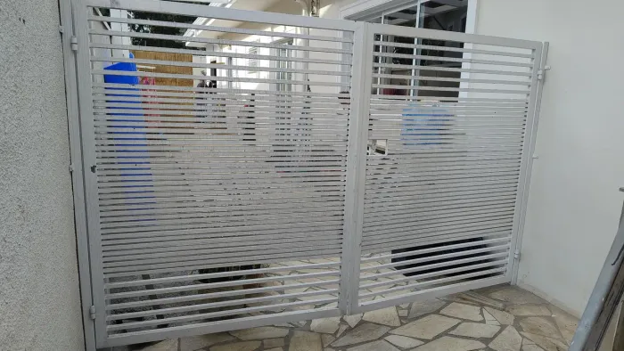 Portão de Aço, ajustável 2,75 largura