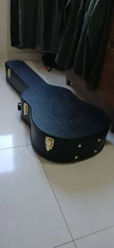 Case Rígida para Violão ? Preto com Dourado