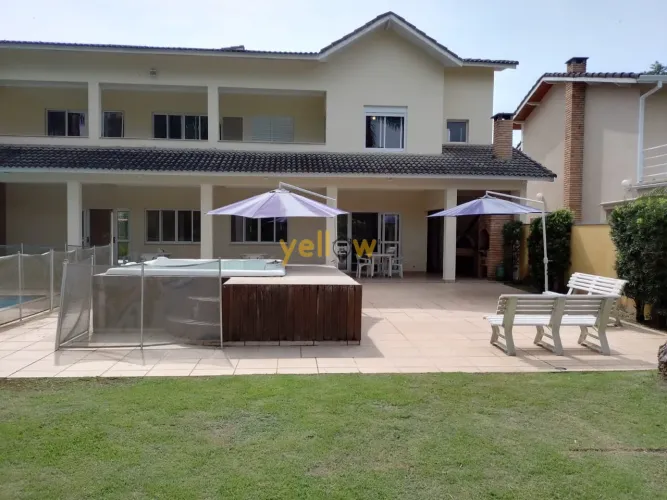 Casa em Condomínio Fechado em Itapema - Guararema: 400m²