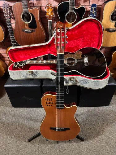 Violão Godin Grand Concert Nylon elétrico rmc regulado ANALISO TROCAS