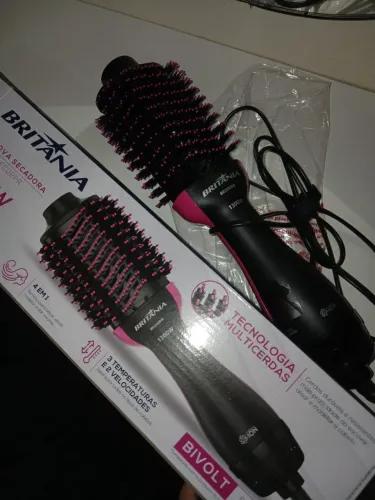 Britânia Escova Secadora 4 Em 1 1300w, nunca usada em perfeito estado