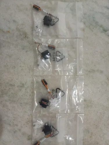 Micro servos CS Power 2g engrenagem de plástico NOVOS NA CAIXA!!!
