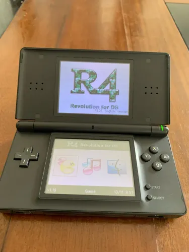 Nintendo DS Lite + Cartão R4 (Com Defeito )