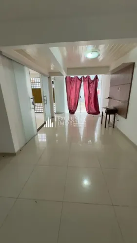 CASA NOS MUNDURUCUS DE 250 METROS, 3 QUARTOS É 1 BANHEIRO