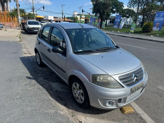 Citroen C3 GLX 1.4/ GLX Sonora 1.4 Flex 8V 5P 2012