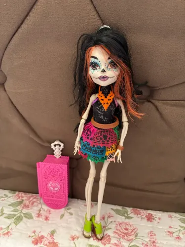 Monster High G1- Skelita Calaveras+diario