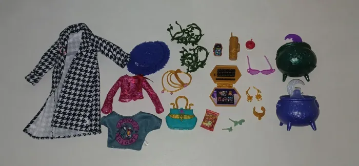 LOTE ACESSORIOS BONECA MONSTER HIGH G3 NEFERA DE NILE DISNEY ILY 4EVER CRUELLA STITCH